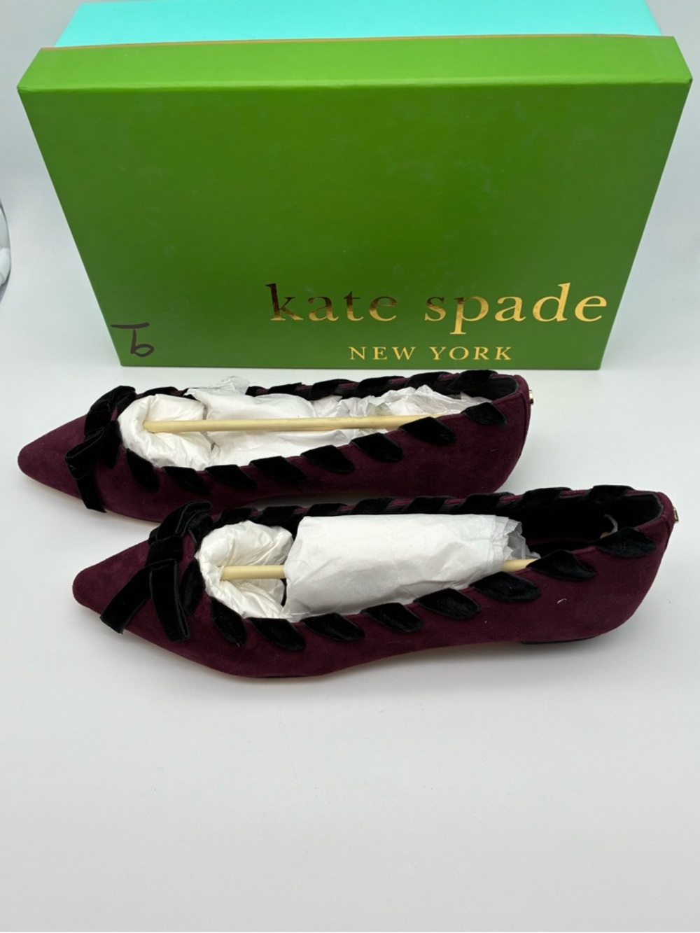 NWB kate spade kalani Burgundy Velvet Pointed Flats with Black Bow Trim size 8 - Picture 4 of 5